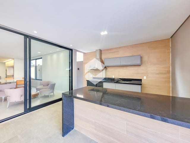 Casa com 380m² 5 quartos e 8 banheiros, à venda, no bairro Barra da Tijuca em Rio de Janeiro