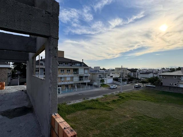 Casa com 230m² 3 quartos e 3 banheiros, à venda, no bairro Cachoeira do Bom Jesus em Florianópolis