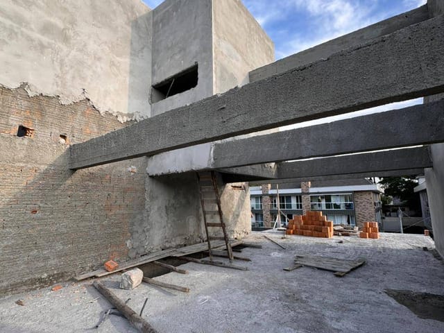Casa com 230m² 3 quartos e 3 banheiros, à venda, no bairro Cachoeira do Bom Jesus em Florianópolis