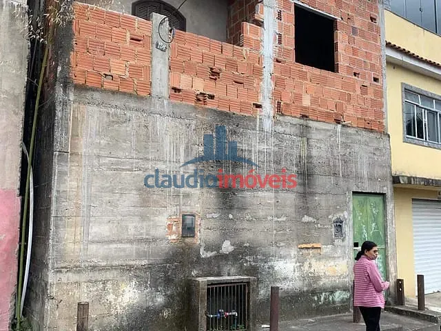 Casa 3 quartos e 2 banheiros, à venda, no bairro São Luís em Barra Mansa