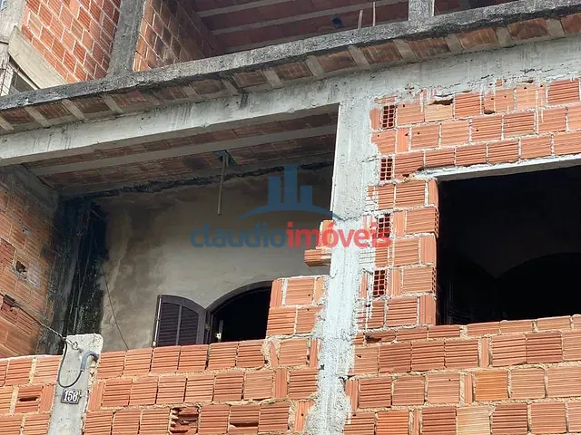 Casa 3 quartos e 2 banheiros, à venda, no bairro São Luís em Barra Mansa
