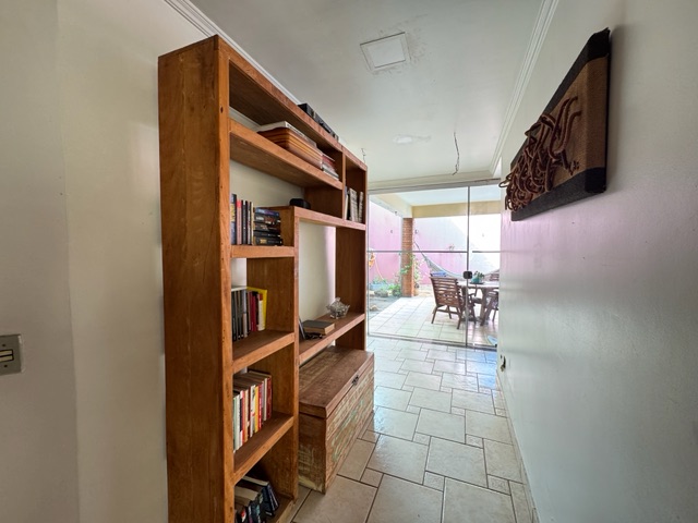 Casa 4 quartos e 6 banheiros, à venda, no bairro Jardim Presidente em Londrina