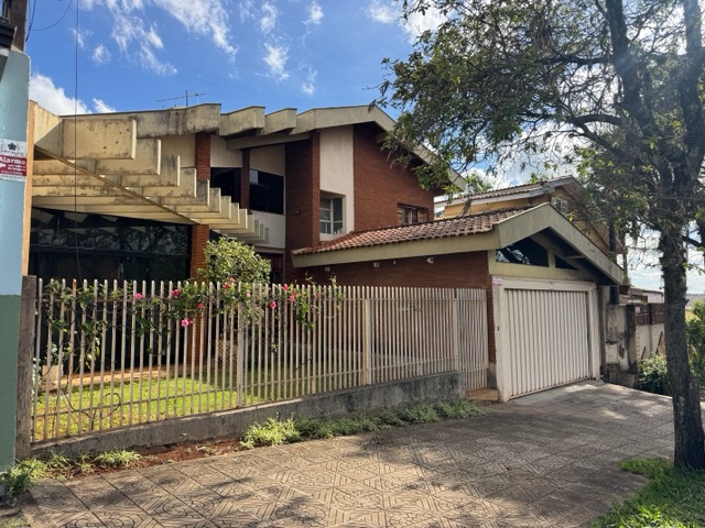 Casa 4 quartos e 6 banheiros, à venda, no bairro Jardim Presidente em Londrina