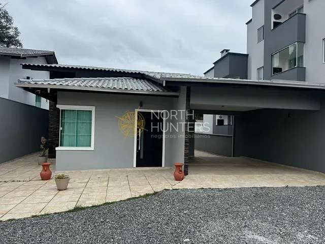 Casa com 150m² 3 quartos e 3 banheiros, à venda, no bairro João Costa em Joinville