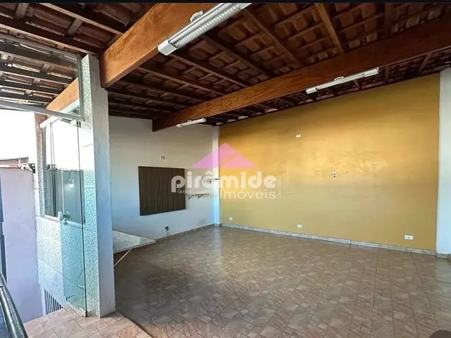 Casa com 180m² 4 quartos e 3 banheiros, à venda, no bairro Jardim Portugal em São José Dos Campos
