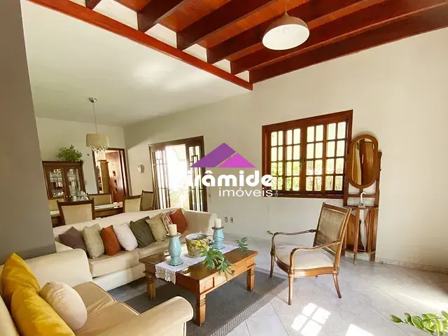 Casa com 250m² 4 quartos e 3 banheiros, à venda, no bairro Urbanova em São José dos Campos