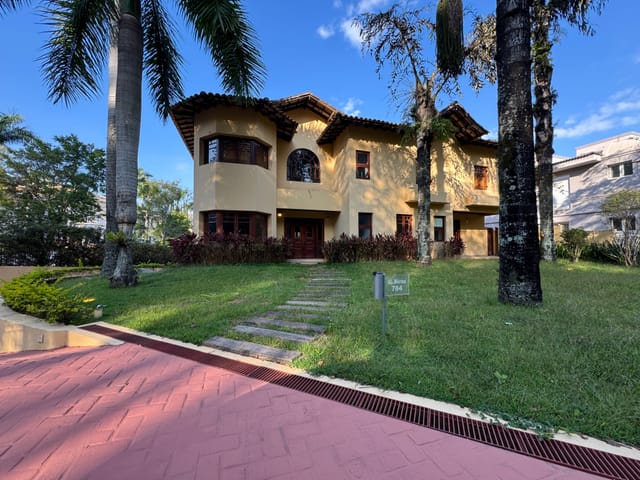 Casa com 1060m² 5 quartos e 8 banheiros, à venda, no bairro Alphaville em Santana de Parnaíba