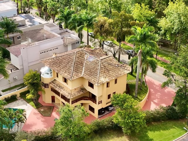 Casa com 1060m² 5 quartos e 8 banheiros, à venda, no bairro Alphaville em Santana de Parnaíba