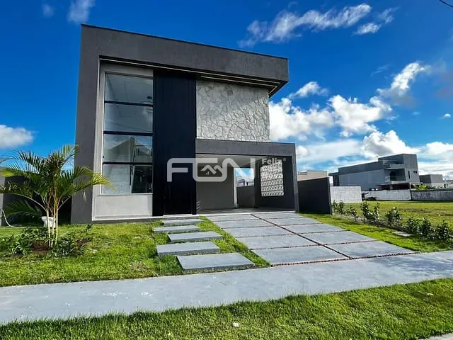 Casa com 320m² 4 quartos e 5 banheiros, à venda, no bairro Jardim Limoeiro em Camaçari