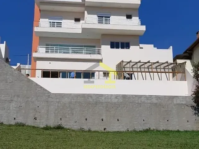 Casa com 450m² 3 quartos e 4 banheiros, à venda, no bairro Residencial Fazenda Serrinha em Itatiba