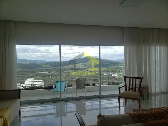 Casa com 450m² 3 quartos e 4 banheiros, à venda, no bairro Residencial Fazenda Serrinha em Itatiba