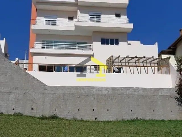 Casa com 450m² 3 quartos e 4 banheiros, à venda, no bairro Residencial Fazenda Serrinha em Itatiba