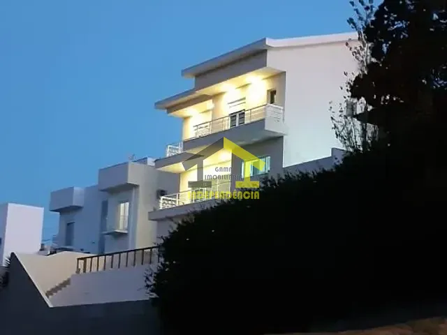 Casa com 450m² 3 quartos e 4 banheiros, à venda, no bairro Residencial Fazenda Serrinha em Itatiba