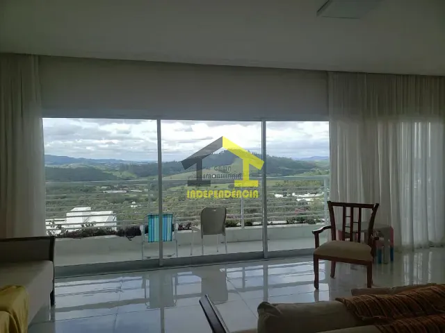 Casa com 450m² 3 quartos e 4 banheiros, à venda, no bairro Residencial Fazenda Serrinha em Itatiba
