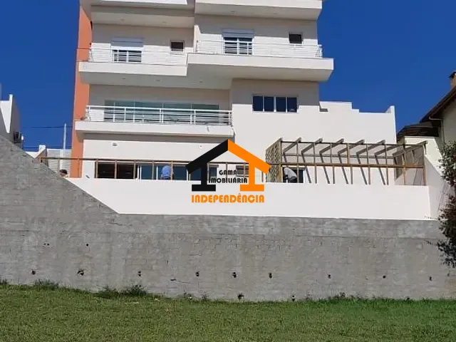 Casa com 450m² 3 quartos e 4 banheiros, à venda, no bairro Residencial Fazenda Serrinha em Itatiba