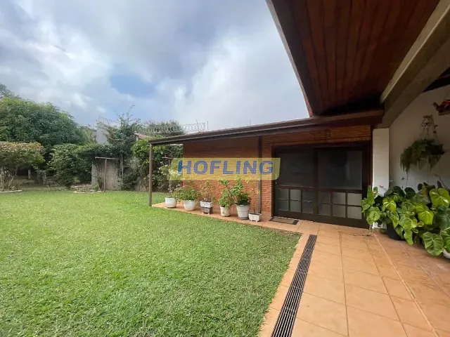 Casa com 1718m² 4 quartos e 2 banheiros, à venda, no bairro Vila Santa Terezinha em Rio Claro