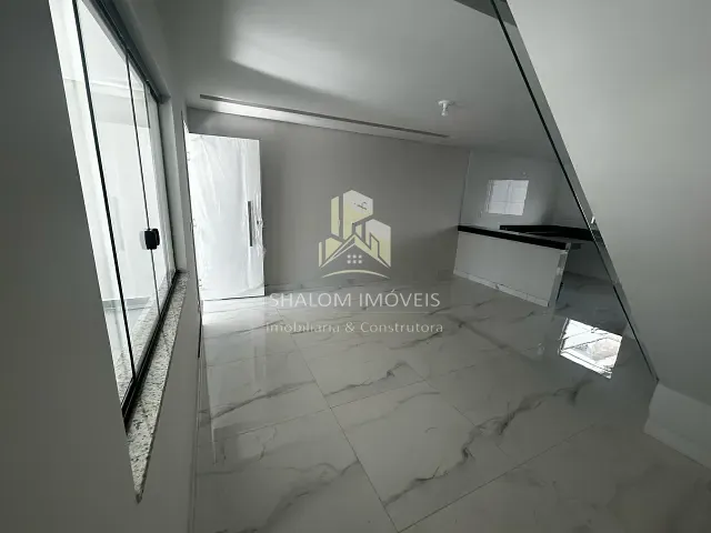 Casa 3 quartos e 3 banheiros, à venda, no bairro Floramar em Belo Horizonte