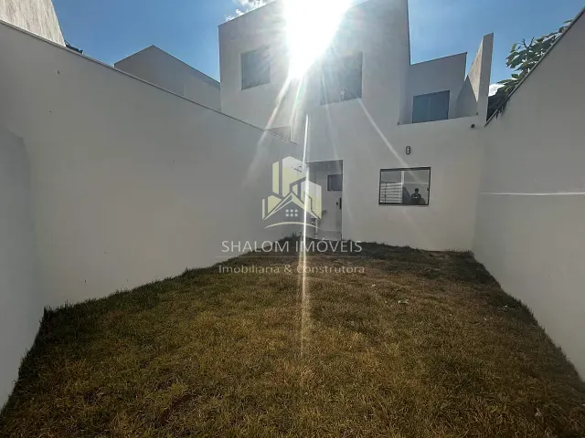 Casa 3 quartos e 3 banheiros, à venda, no bairro Floramar em Belo Horizonte