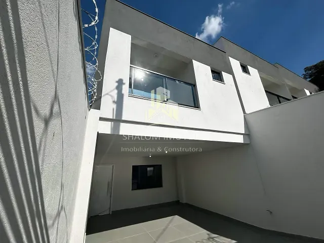 Casa 3 quartos e 3 banheiros, à venda, no bairro Floramar em Belo Horizonte