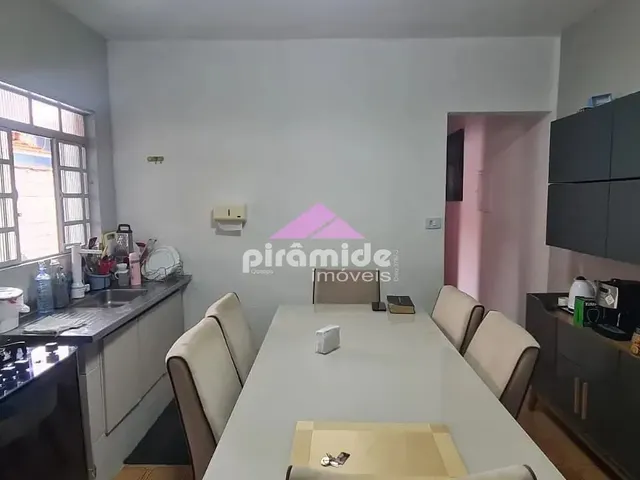 Casa com 10m² 2 quartos e 2 banheiros, à venda, no bairro Conjunto Residencial Trinta e Um de Março em São José Dos Campos