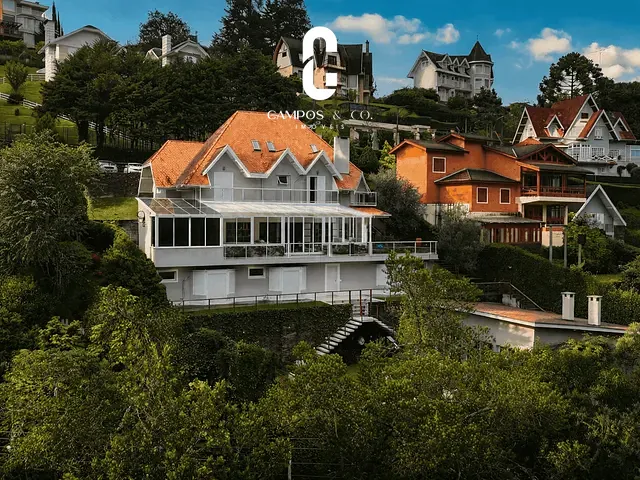 Casa com 1360m² 10 quartos e 13 banheiros, à venda, no bairro Vila Inglesa em Campos do Jordão