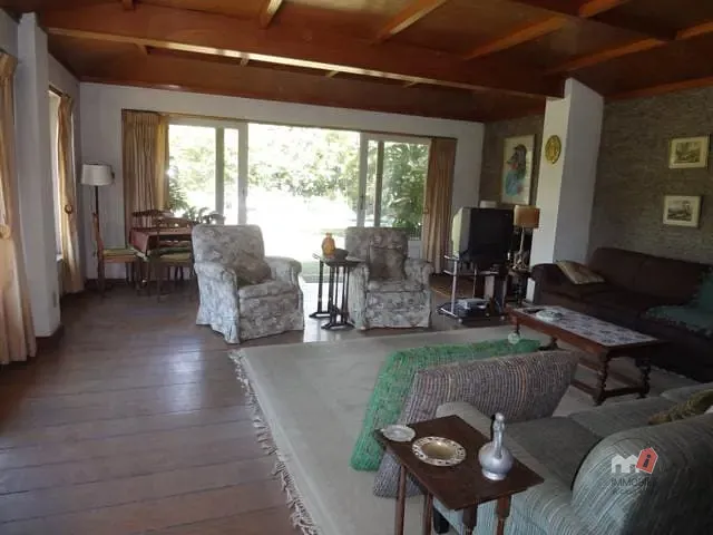 Casa com 13835m², à venda, no bairro Itaipava em Petrópolis