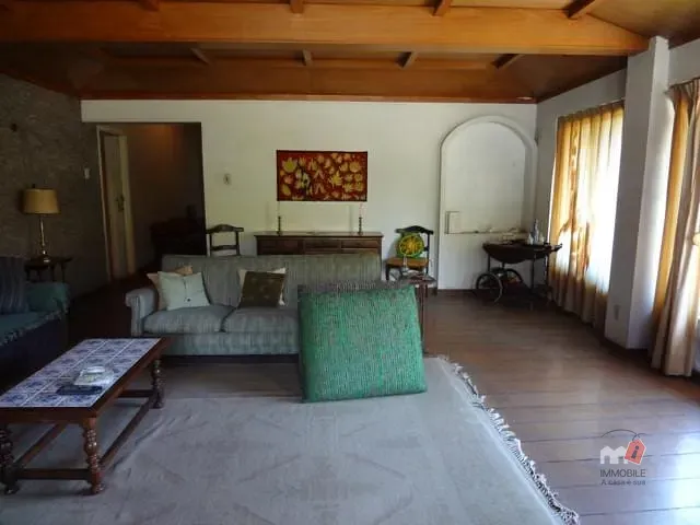 Casa com 13835m², à venda, no bairro Itaipava em Petrópolis