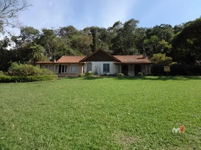 Casa com 13835m², à venda, no bairro Itaipava em Petrópolis