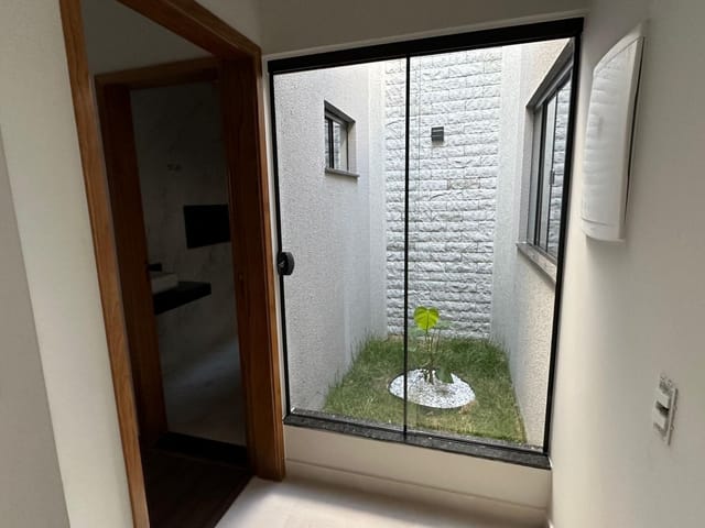 Casa com 79m² 3 quartos e 2 banheiros, à venda, no bairro Residencial Morada das Flores em Cambé