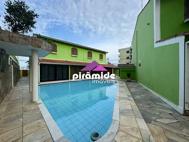 Casa 2 quartos e 2 banheiros, à venda, no bairro Indaiá em Caraguatatuba