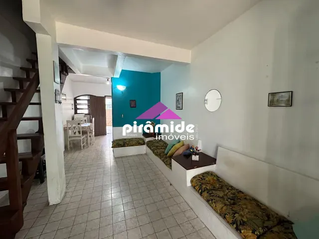 Casa 2 quartos e 2 banheiros, à venda, no bairro Indaiá em Caraguatatuba