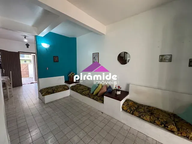 Casa 2 quartos e 2 banheiros, à venda, no bairro Indaiá em Caraguatatuba