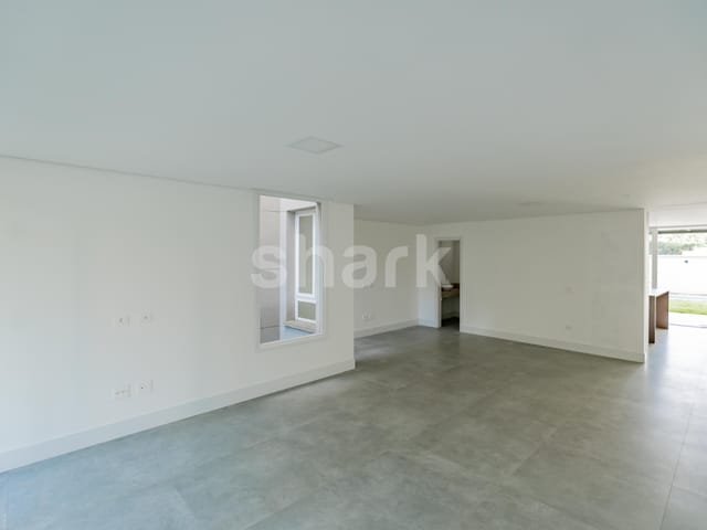 Casa com 500m² 4 quartos e 6 banheiros, à venda ou para alugar, no bairro Jardim Cordeiro em São Paulo