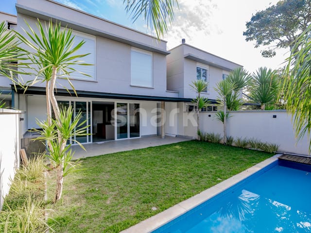 Casa com 500m² 4 quartos e 6 banheiros, à venda ou para alugar, no bairro Jardim Cordeiro em São Paulo