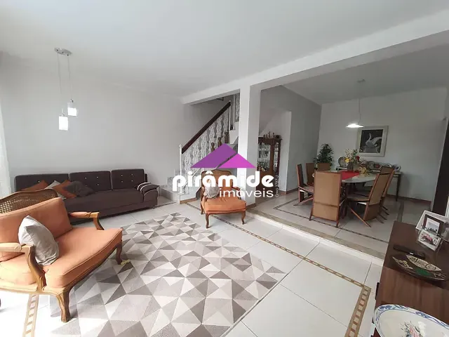 Casa com 250m² 3 quartos e 4 banheiros, à venda, no bairro Jardim Satélite em São José dos Campos
