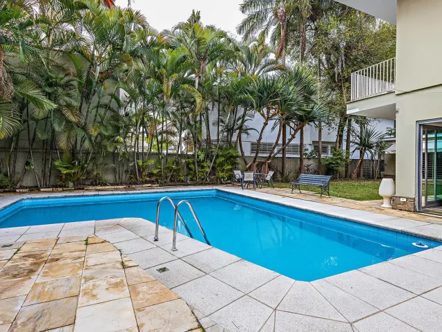 Casa com 812m² 5 quartos e 4 banheiros, à venda, no bairro Jardim Luzitânia em São Paulo