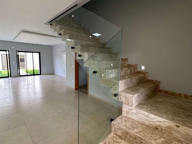 Casa 3 quartos e 3 banheiros, à venda, no bairro Estrela em Ponta Grossa
