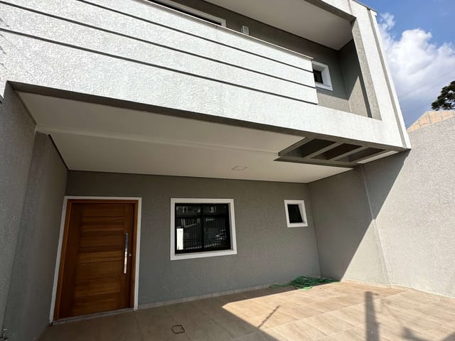 Casa 3 quartos e 3 banheiros, à venda, no bairro Estrela em Ponta Grossa