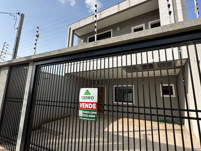 Casa 3 quartos e 3 banheiros, à venda, no bairro Estrela em Ponta Grossa