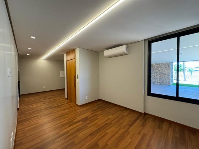 Casa com 506m² 5 quartos e 6 banheiros, à venda, no bairro Esperança em Londrina