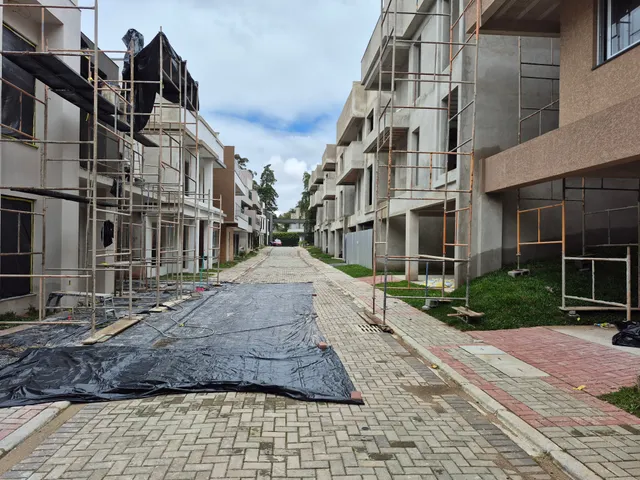 Casa com 178m² 3 quartos e 4 banheiros, à venda, no bairro Santa Felicidade em Curitiba