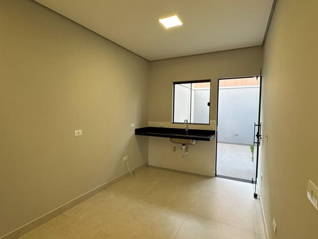 Casa com 79m² 3 quartos e 1 banheiro, à venda, no bairro Residencial Morada das Flores em Cambé