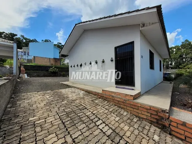 Casa com 450m² 2 quartos e 1 banheiro, para alugar, no bairro Gruta em Concórdia