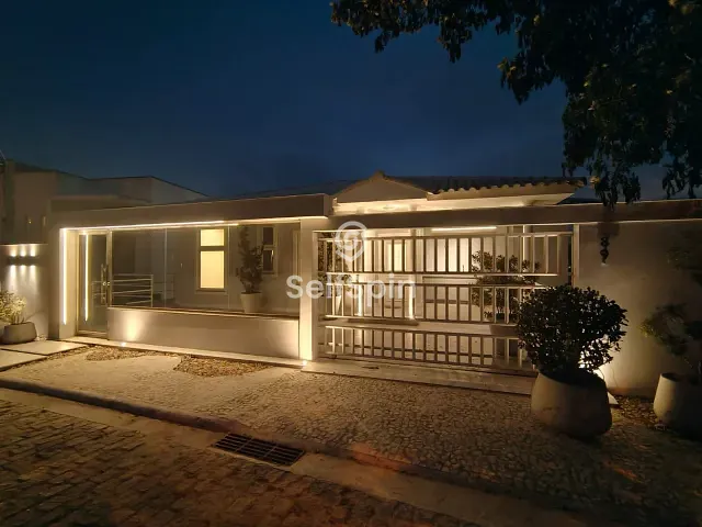 Casa 4 quartos e 4 banheiros, para alugar, no bairro Camboinhas em Niterói