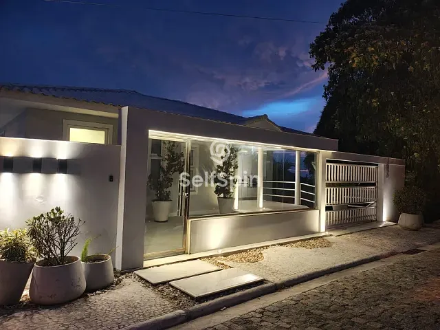 Casa 4 quartos e 4 banheiros, para alugar, no bairro Camboinhas em Niterói