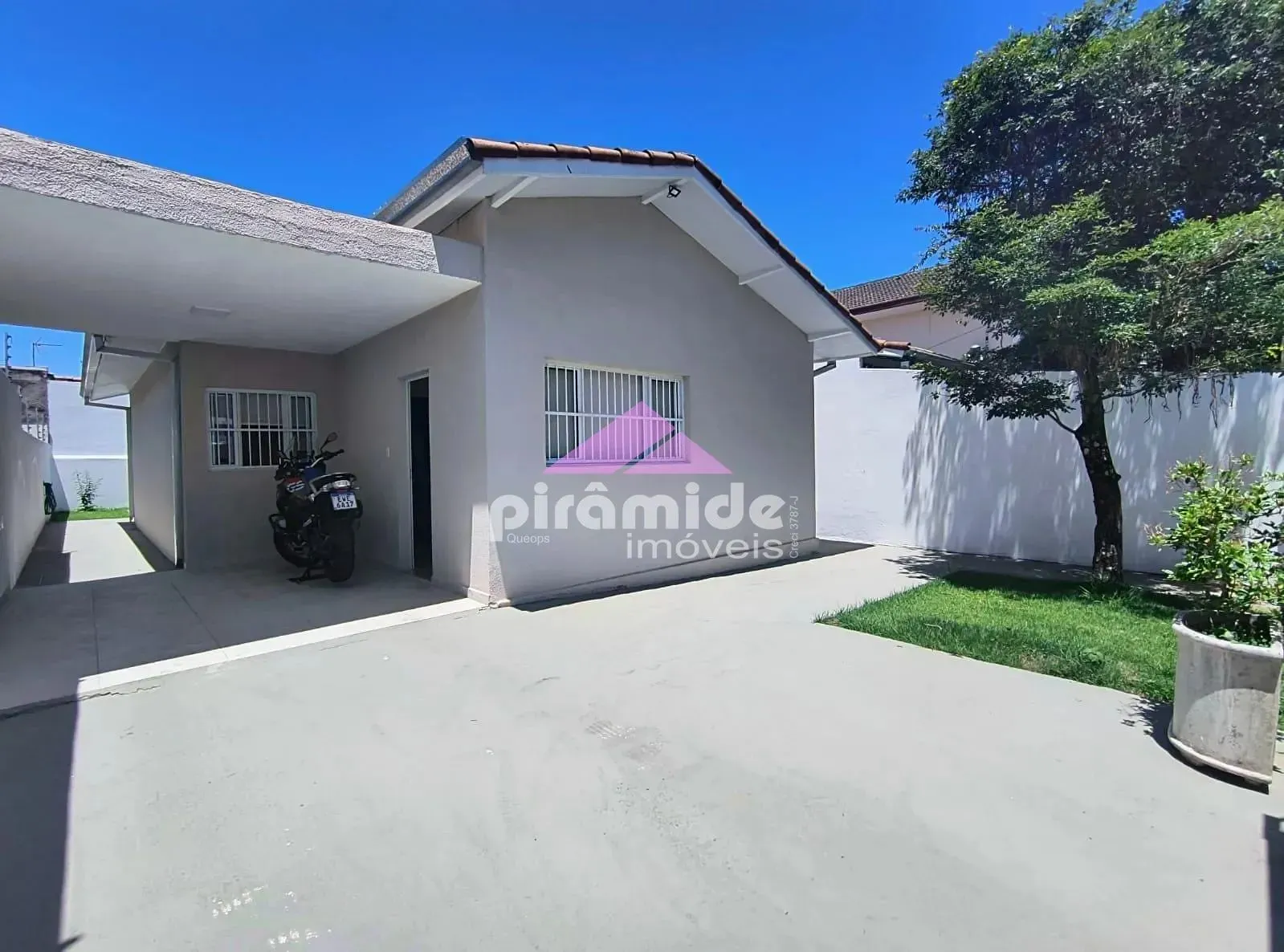 Casa, 3 quartos, 129 m² - Foto 1