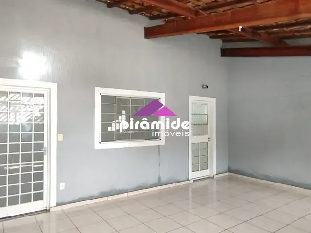 Casa 2 quartos e 2 banheiros, à venda, no bairro Jardim Nova Flórida em São José dos Campos