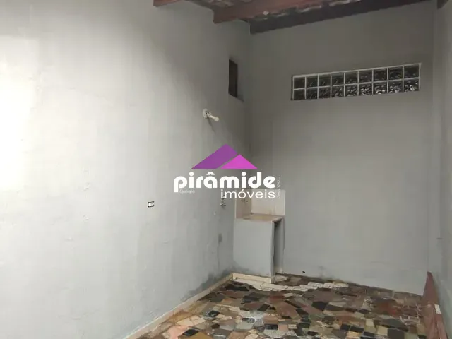 Casa 2 quartos e 2 banheiros, à venda, no bairro Jardim Nova Flórida em São José dos Campos