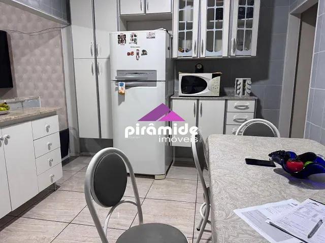 Casa 2 quartos e 2 banheiros, à venda, no bairro Cidade Morumbi em São José dos Campos