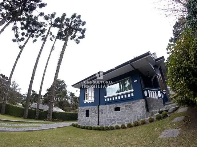 Casa com 1000m² 4 quartos e 3 banheiros, à venda, no bairro Capivari em Campos do Jordão